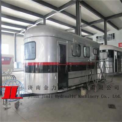 customized 2hal float with living , horse float from China manufacturer